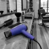 Sécher et coiffer ses cheveux quand on est un homme : les outils et les trois minutes qui changent tout