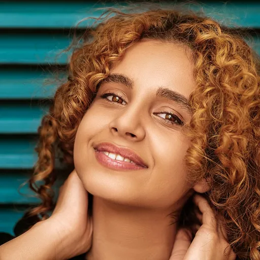 Comprendre les différents types de boucle pour mieux prendre soin de ses cheveux