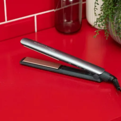 Test Remington S8598 Keratin Protect : le lisseur qui gère (un peu) la température à votre place
