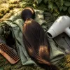 Cheveux grillés par le soleil : la routine de réparation qui marche avant la rentrée