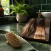 Scalp brush : l’accessoire discret qui change la santé du cuir chevelu